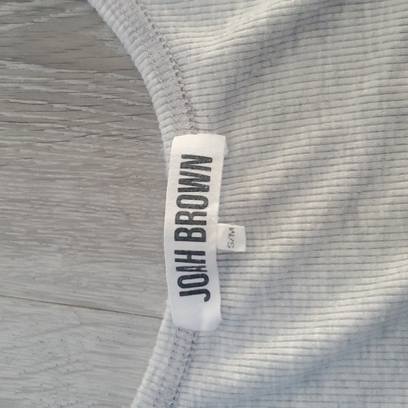 Joah Brown scalloped crop tank size s/m in pearl grey gently used. - Picture 6 of 7